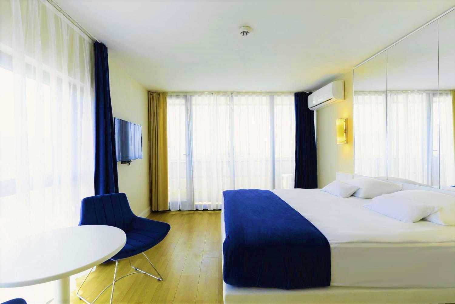 Orbi Twin Towers Aparthotel With Sea View Batumi Exterior photo