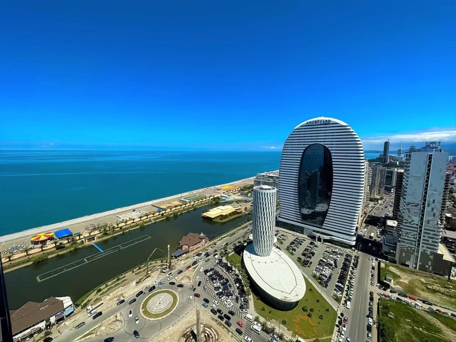 Orbi Twin Towers Aparthotel With Sea View Batumi Exterior photo