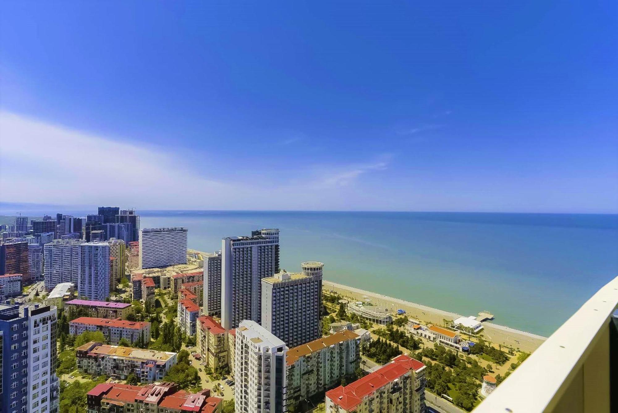 Orbi Twin Towers Aparthotel With Sea View Batumi Exterior photo
