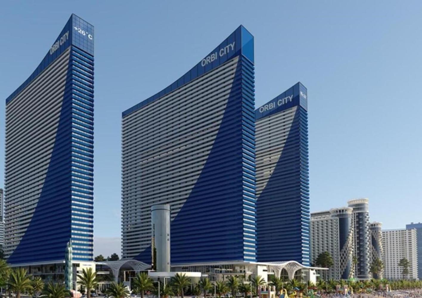Orbi Twin Towers Aparthotel With Sea View Batumi Exterior photo