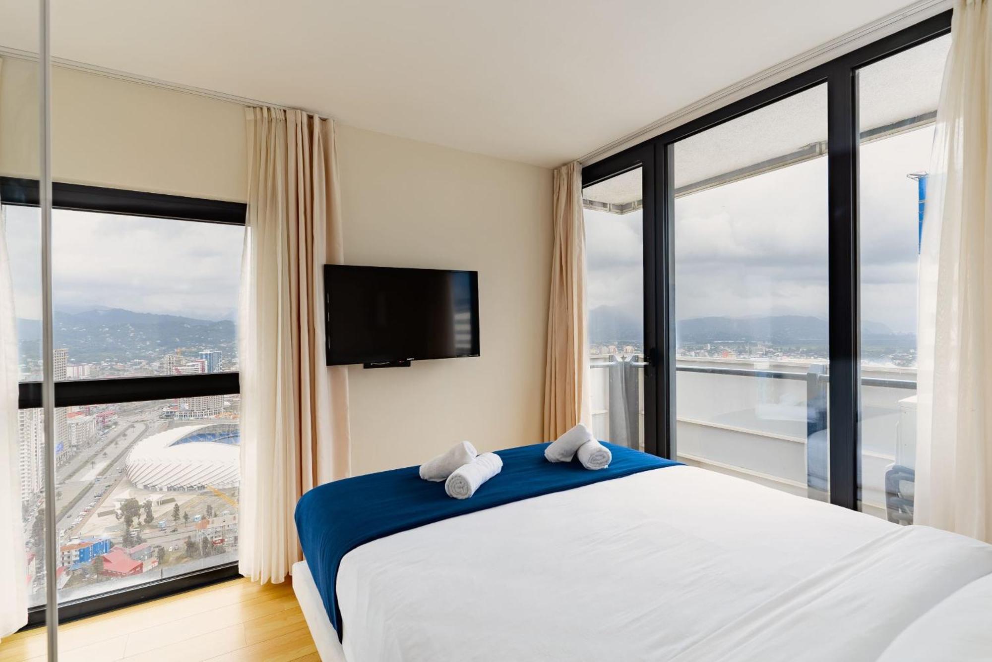 Orbi Twin Towers Aparthotel With Sea View Batumi Exterior photo