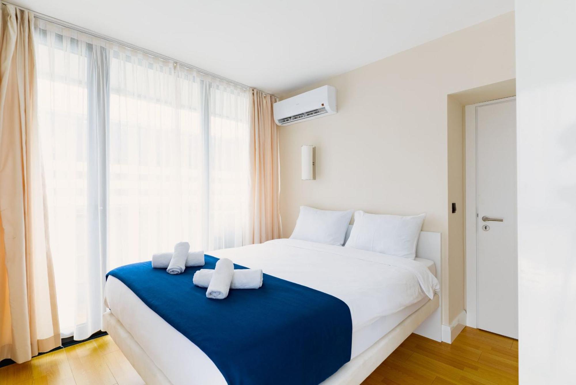 Orbi Twin Towers Aparthotel With Sea View Batumi Exterior photo