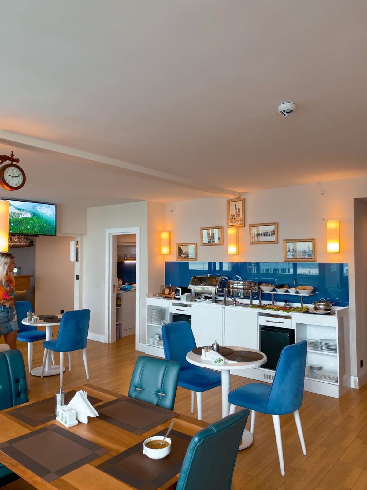 Orbi Twin Towers Aparthotel With Sea View Batumi Exterior photo